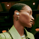 אוזניות אלחוטיות Bose QuietComfort Earbuds תמונת אווירה
