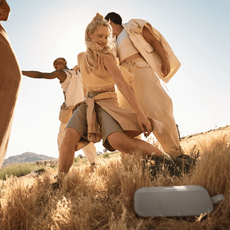 רמקול אלחוטי SoundLink Flex Portable Speaker 2nd Generation
תמונת אווירה אבן חול