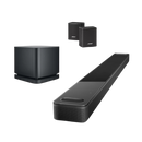 מגוון מוצרי חבילת סראונד עוצמתית Bose - מקרן קול Bose Smart Ultra Soundbar, סאבוופר אלחוטי Bose Bass Module 500, רמקולי סראונד אלחוטיים Bose