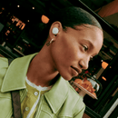 אוזניות אלחוטיות Bose QuietComfort Earbuds תמונת אווירה